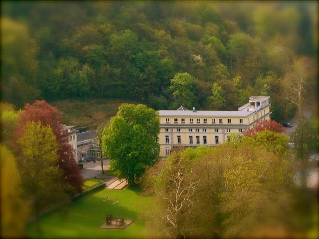 Hotel Pont-à-Lesse Castle
